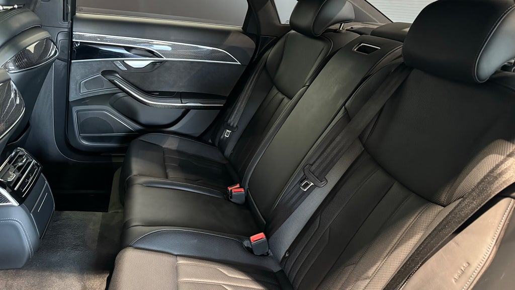Audi S8 TFSI quattro TipTronic Bang Olufsen Värmare Pano - bild 12