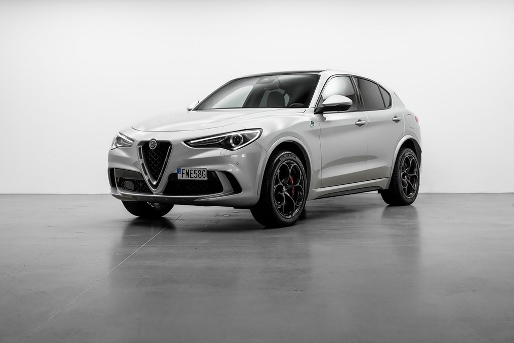 Alfa Romeo Stelvio Quadrifoglio - 510 hk - Harman Kardon