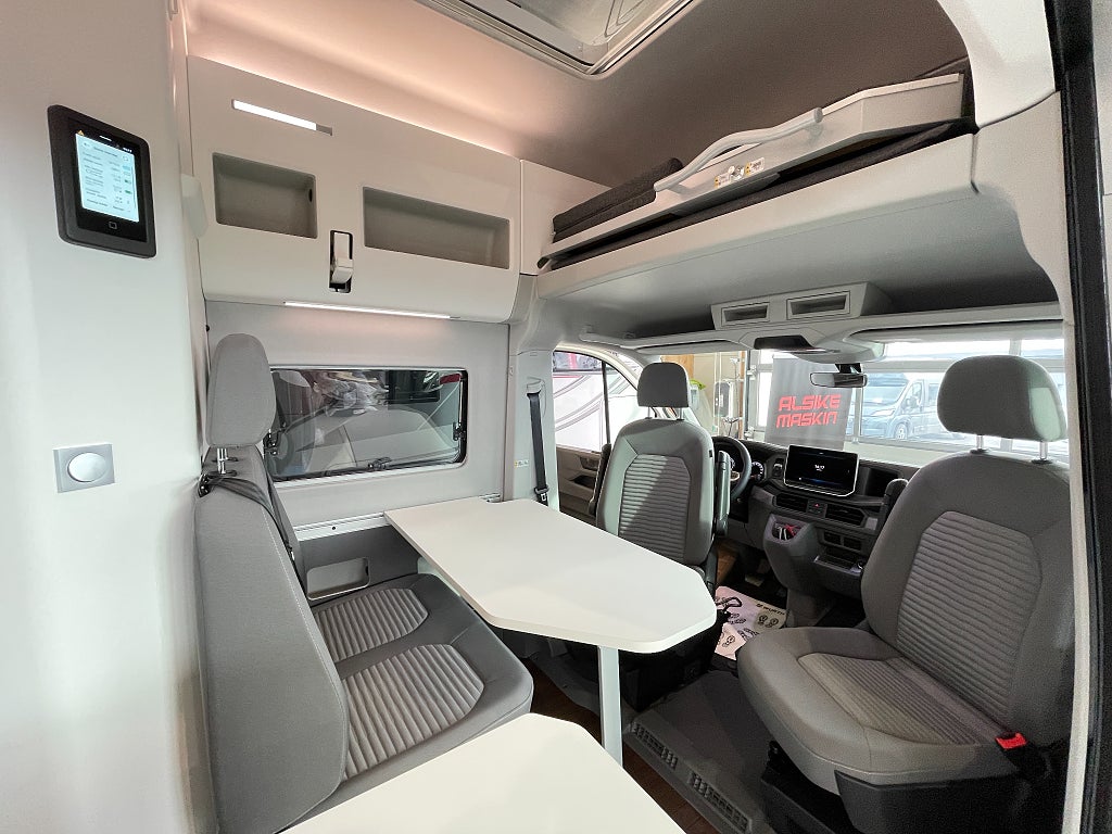 Volkswagen Grand California 600 / Under 6m / Taksäng / Automat / B-kort / E - Volkswagen