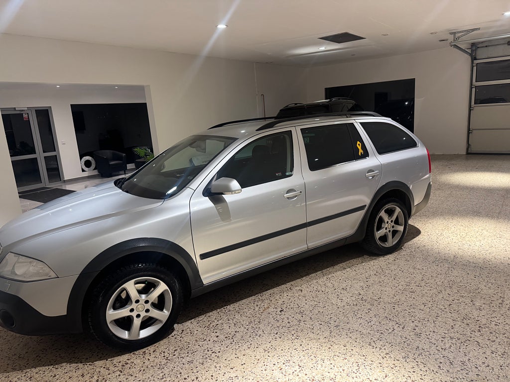 Skoda Octavia 2.0tdi drag Scout 4Motion ny besiktad 
