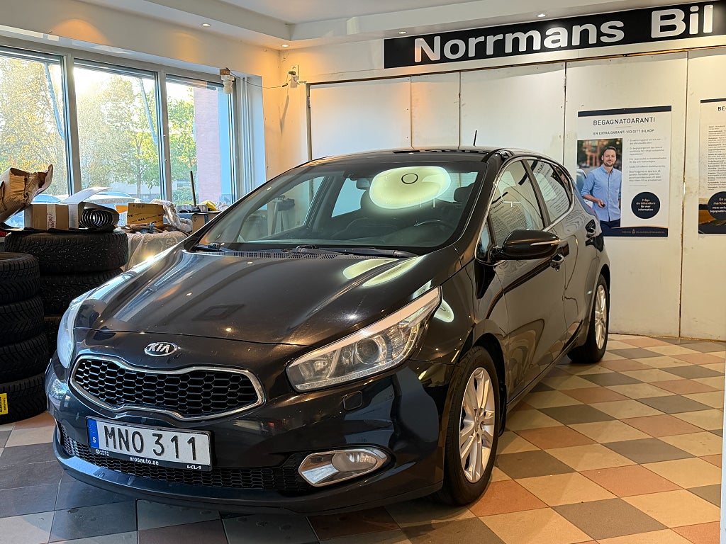 Kia Ceed cee'd 1.6 CRDi EX Comfort Nybesikt&Servad