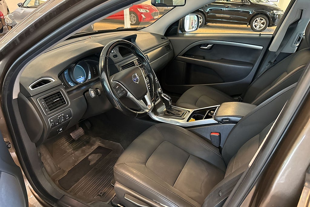 Volvo XC70 D4 AWD Automat Momentum Vämare Drag K-rem Bytt 1 ägare miniatyr 5