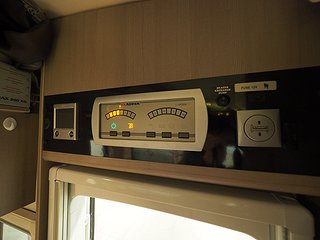 Husbil-halvintegrerad Adria Matrix 14 av 20
