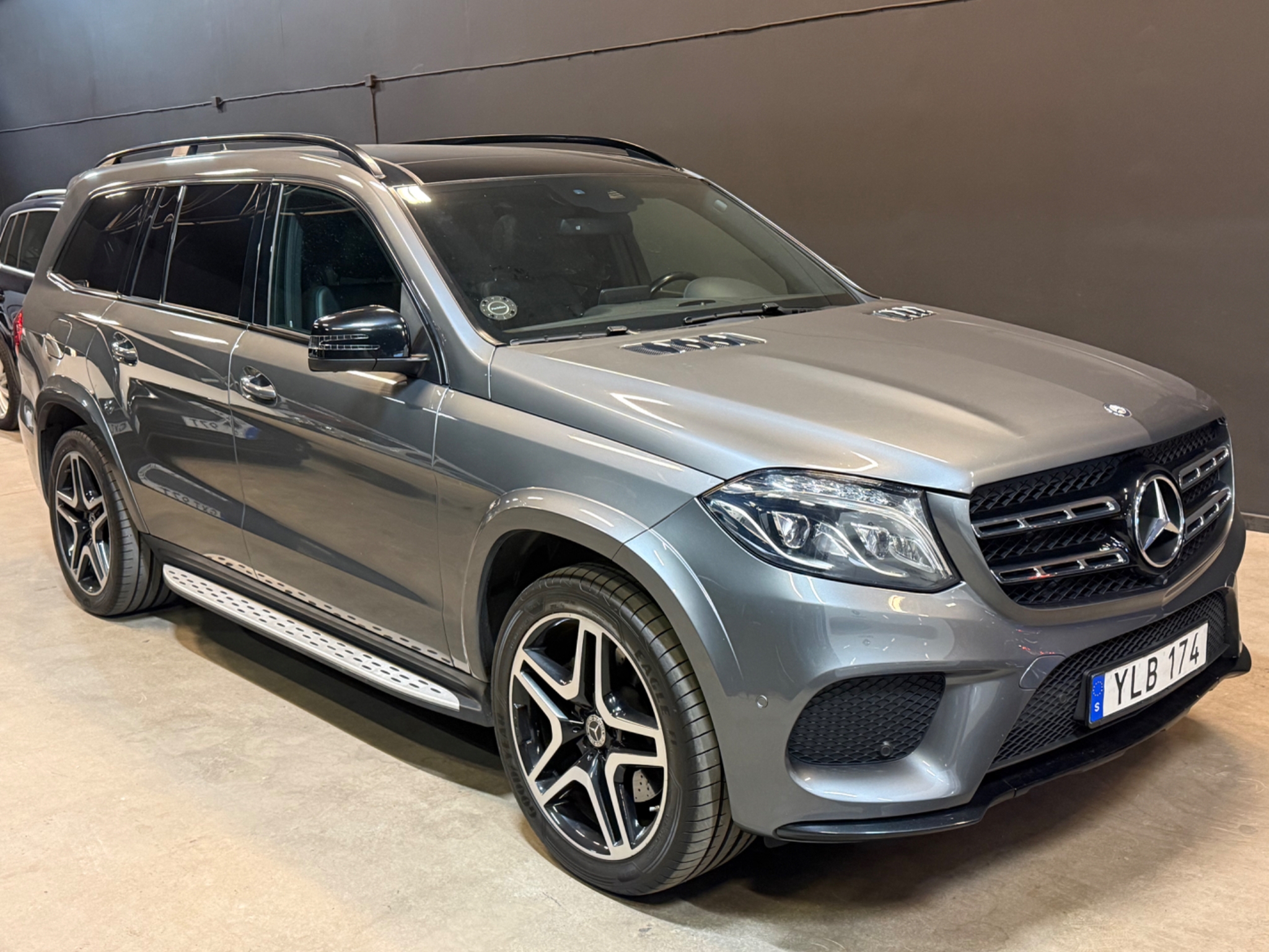 Mercedes-Benz GLS 2017, photo 4/42
