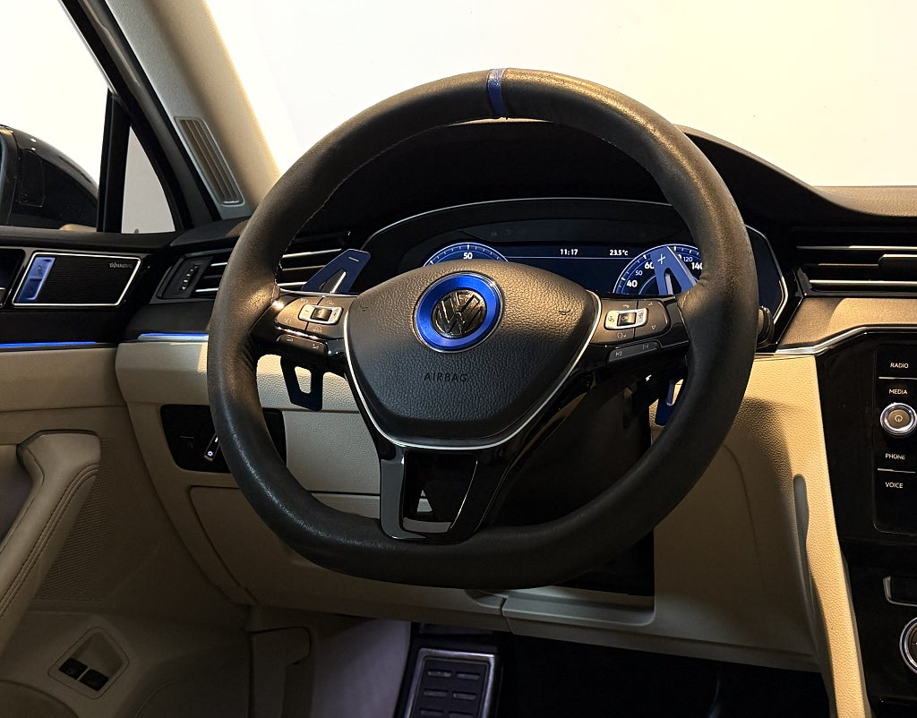 Volkswagen Passat GTE 1.4 TSI ACT GTE PANO VÄRMARE COCKPIT DRAG MASSAGE