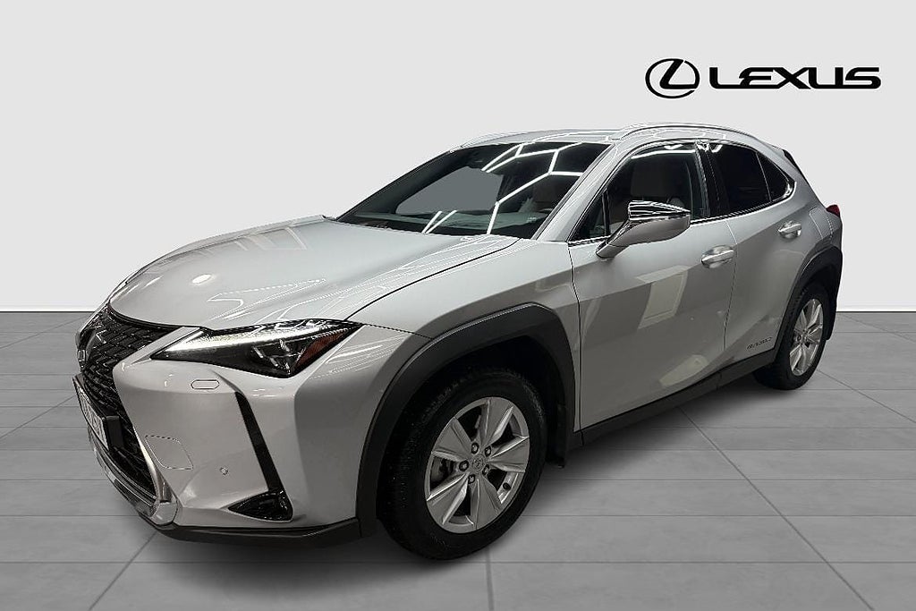 Lexus UX 300E LUXURY STYLE V-HJUL