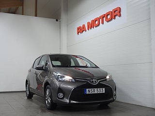 Halvkombi Toyota Yaris 1 av 19