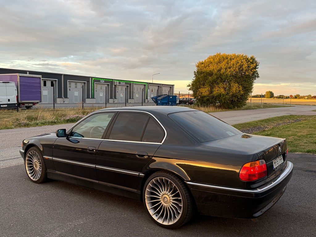 BMW 740i BMW 740i V8 ALPINA  Taklucka Full-Utrustad   Nyservad
