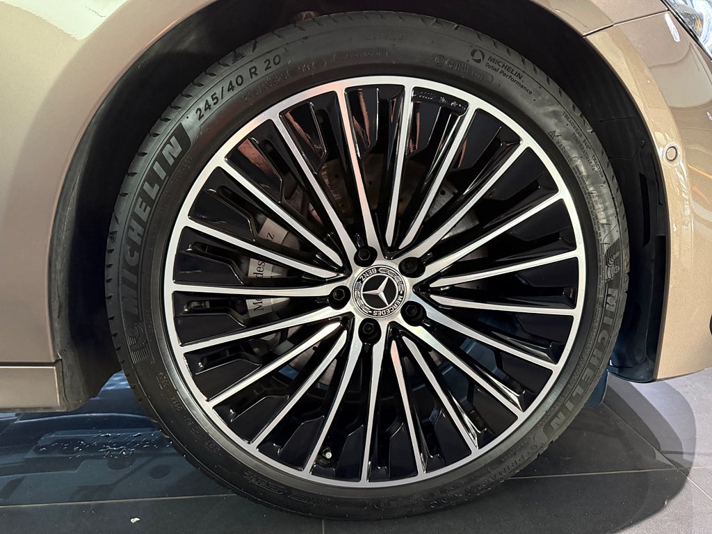 Mercedes-Benz E 300 e AMG Superscreen Läder 20tum Kombi - bild 5