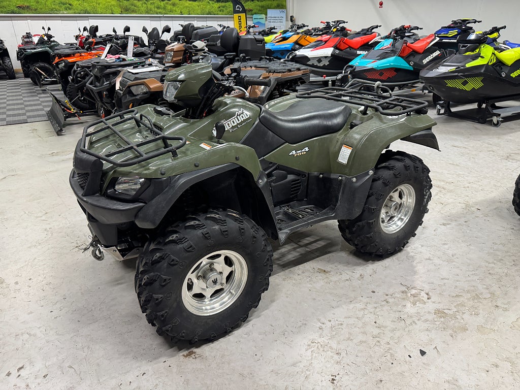 Suzuki LT A 700 