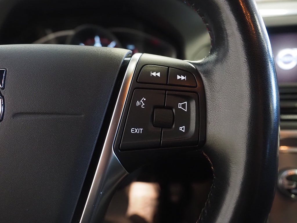 Volvo XC60 D4 Geartronic 190hk Classic Momentum Navi D-Värm M-Värm 2017