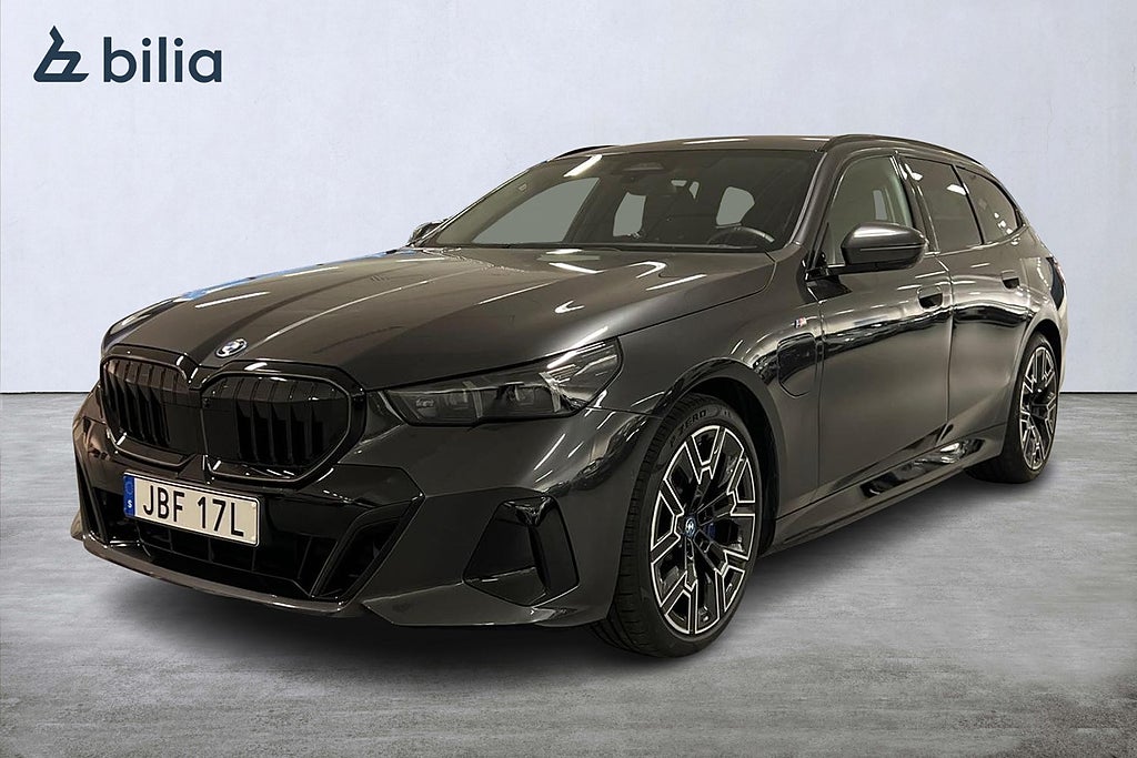 BMW 530e xDrive Touring M-sport Pro | Innovation | B&W | 20"