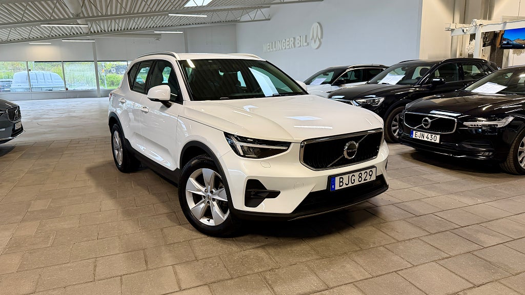 Volvo XC40 T2 Core Helläder Navi VOC Backkamera