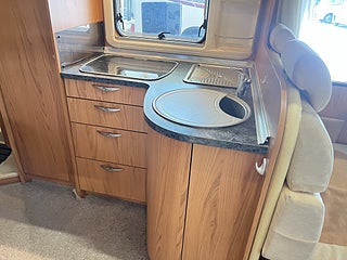 Husbil-integrerad Bürstner AVIANO I 684 P 13 av 22