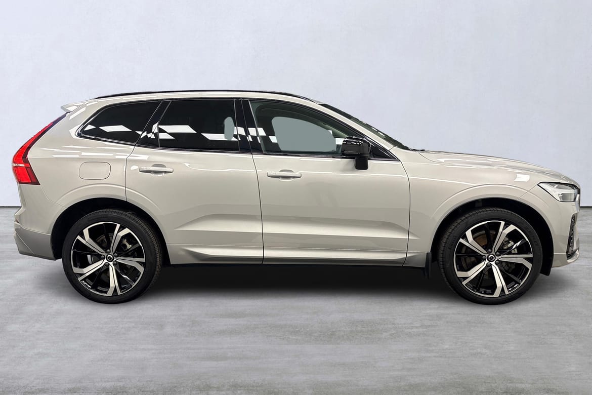 Volvo XC60 T6 Plus Dark Edition 2025, bild 3/10