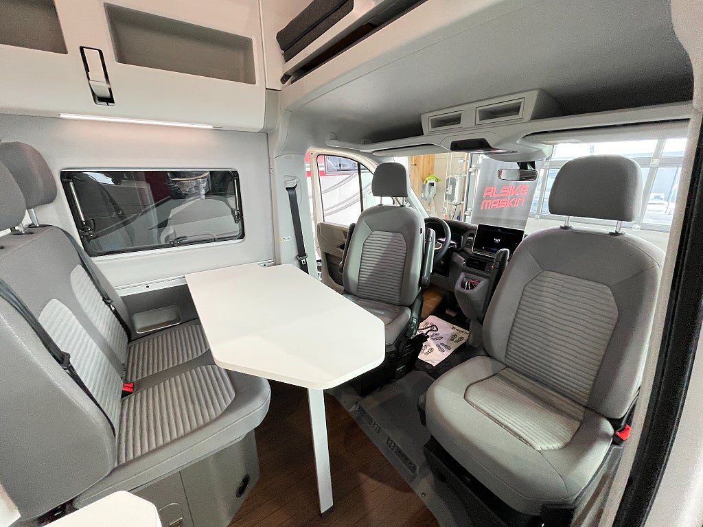 Volkswagen Grand California 600 / Under 6m / Taksäng / Automat / B-kort / E - Volkswagen