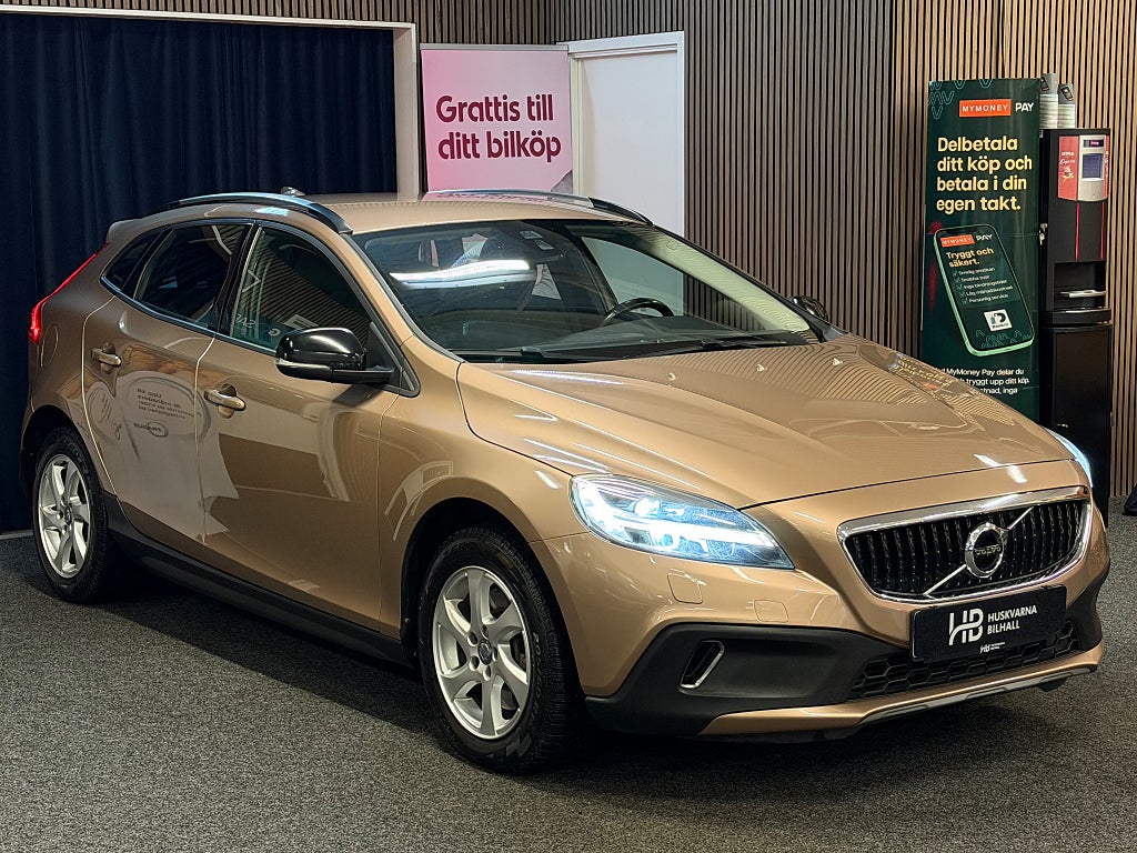 Volvo V40 Cross Country D3 Geartronic Momentum Euro 6 Backkamera Navi Drag BSR