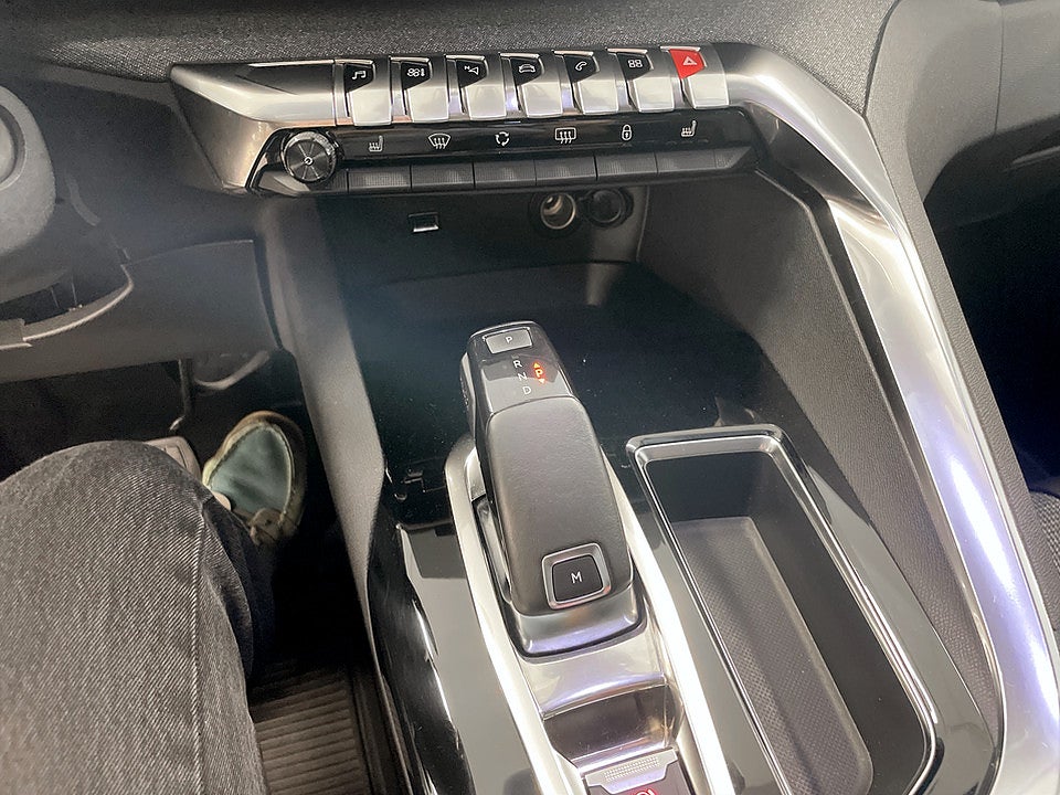 Bild på Peugeot 3008 Allure 1.2 PT 130hk Aut P-SENSORER