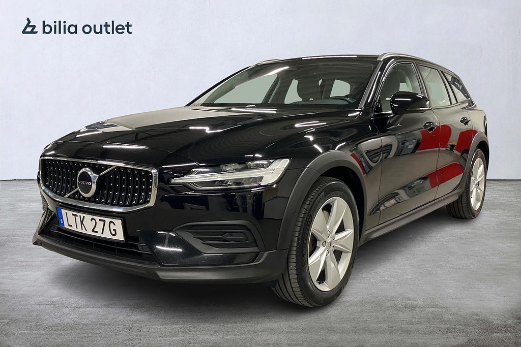 Volvo V60 Cross Country B4 AWD Momentum B-kam Drag Navi Värmare