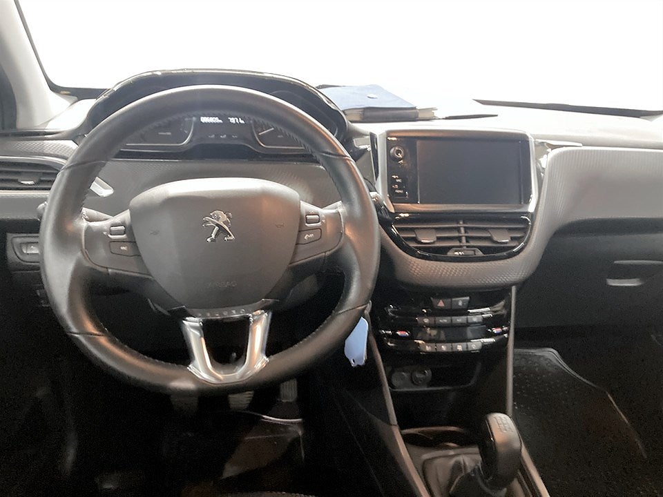 Bild på Peugeot 2008 Active 1.2 PT 82hk - P-SENSORER, DRAG