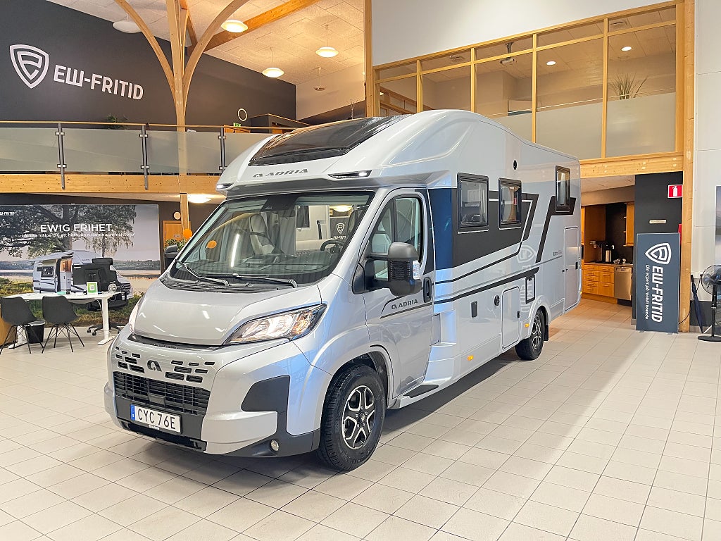 Adria MATRIX SUPREME 670 DL (ALDE+Adapt+Aut+Solcell+530 mil)