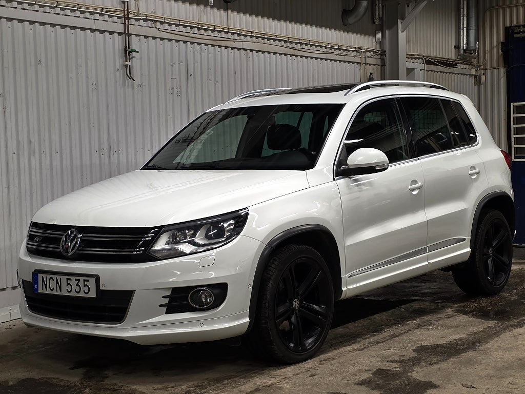 Volkswagen Tiguan 2.0 TDI 4M R-Line Värmare GPS Kamera Panorama Dragkrok