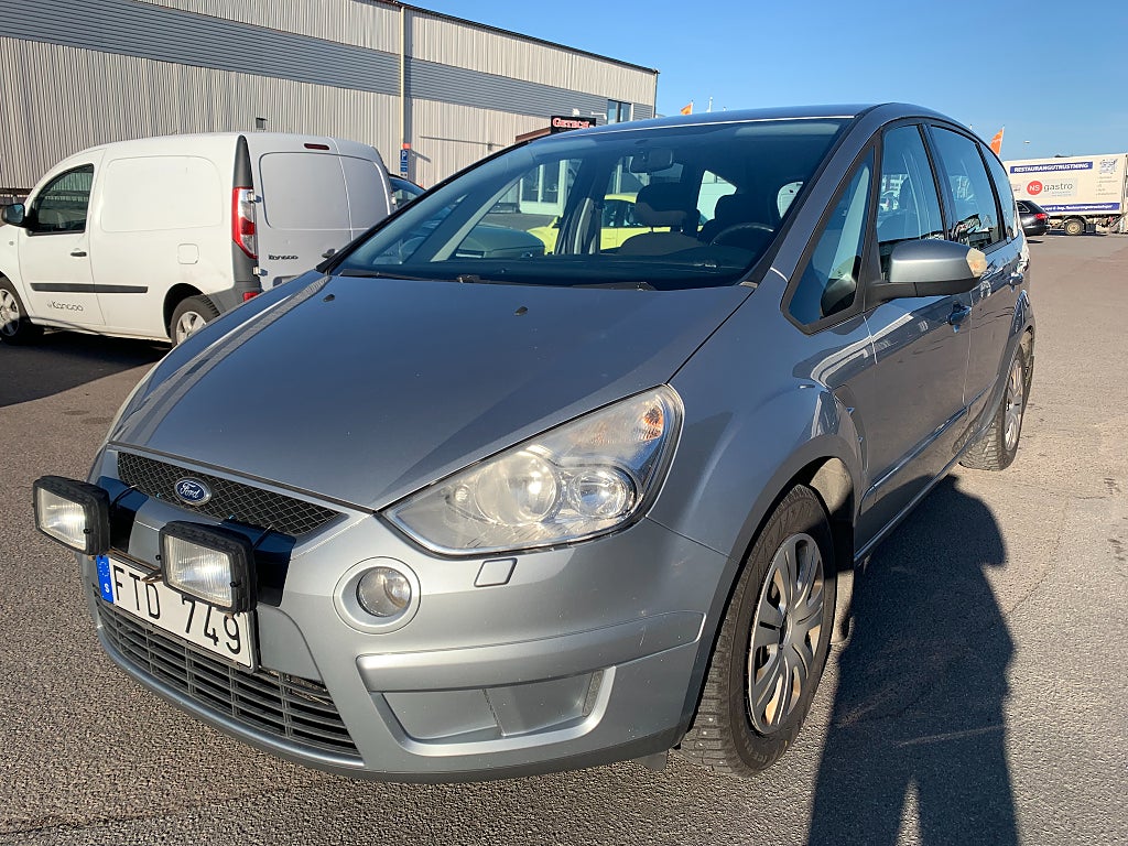 Ford S-Max 2.0 TDCi 7sits Levereras Nybesiktad AC Servad Dragkrok