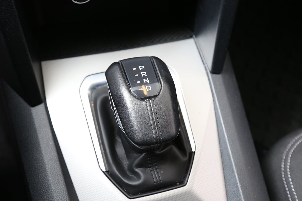 Volkswagen Amarok 2,0 TDI 4Motion Life DSG Flak Kåpa P-värme Drag Leasbar 2025