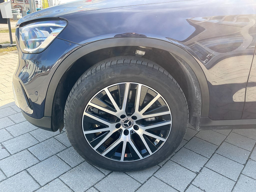 Mercedes-Benz GLC 300 e 4MATIC 9G-Tronic Base 320 hk