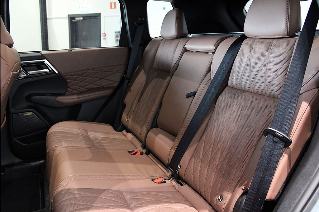 Bild på Mitsubishi Outlander Instyle Plug-In Serviceavtal & V-hjul*