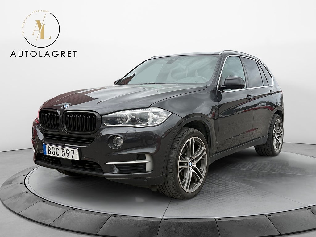BMW X5 xDrive30d Panorama Navi M-Sport 360Kamera Drag 258hk