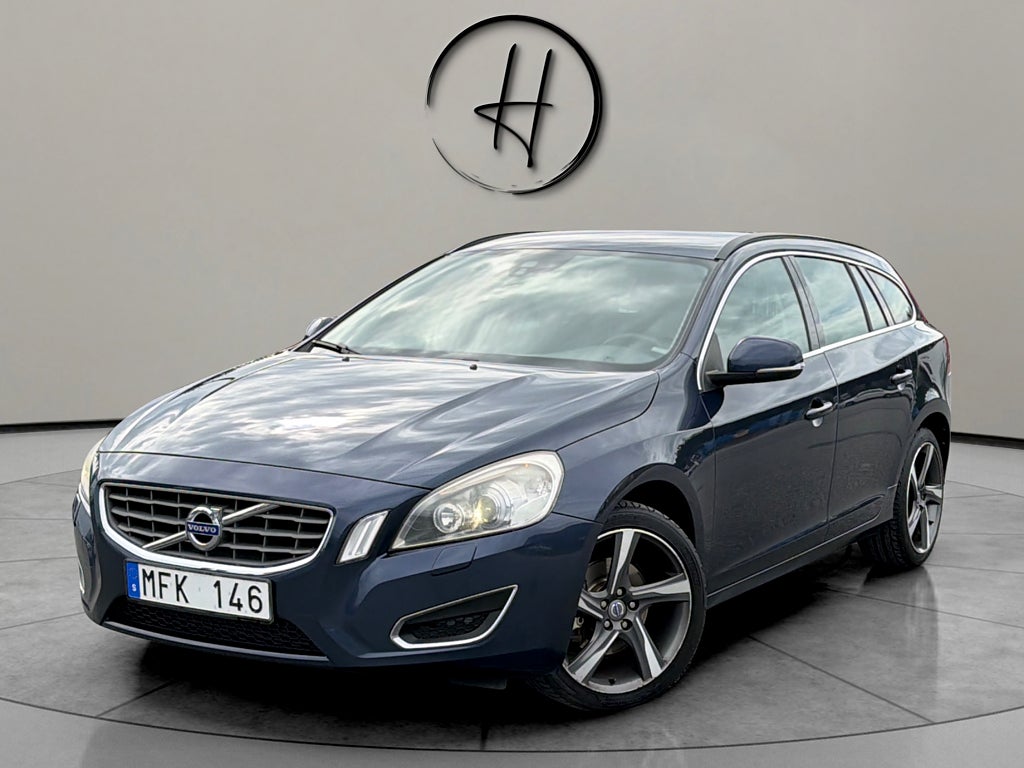 Volvo V60 D3 Momentum Dragkrok sätesvärmare R-Design fälgar. 5 Cy