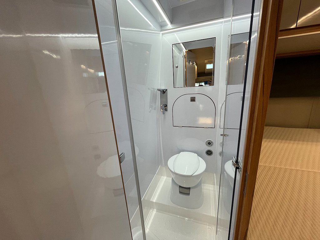 Affinity One 295 / Dragkrok / Litium / Solcell / Våningssäng - Affinity