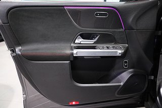 SUV Mercedes-Benz GLB 18 av 29