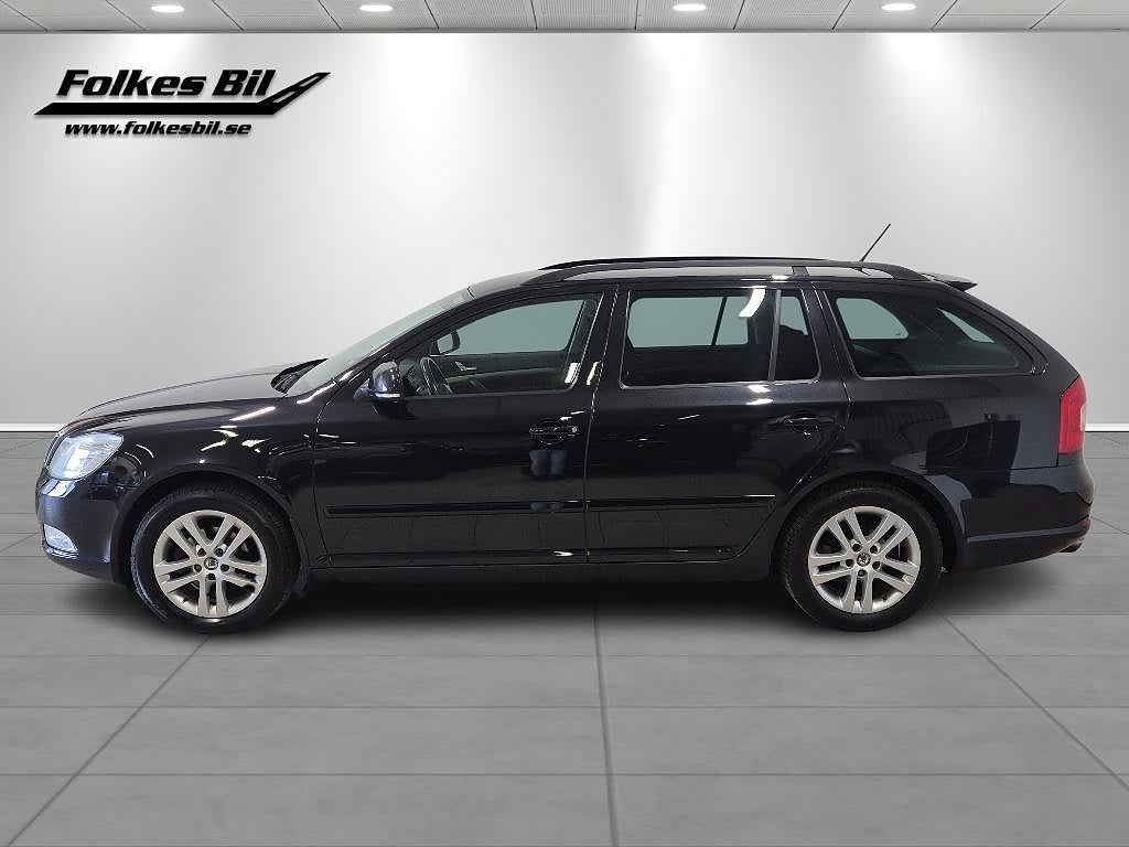Skoda Octavia Kombi 1.6 TDI Elegance Vhjul 105 hk