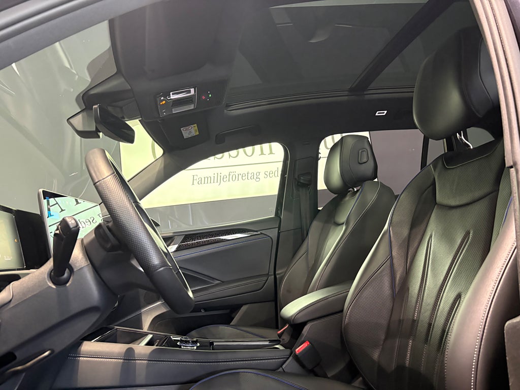 Volkswagen Tiguan 2.0 TDI R-line 4Motion Värmare Läder - bild 11