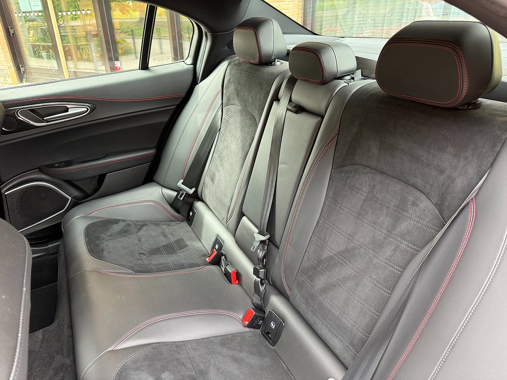 Alfa Romeo Giulia Quadrifoglio Automatisk, 8-trinn, 510ps, 2019