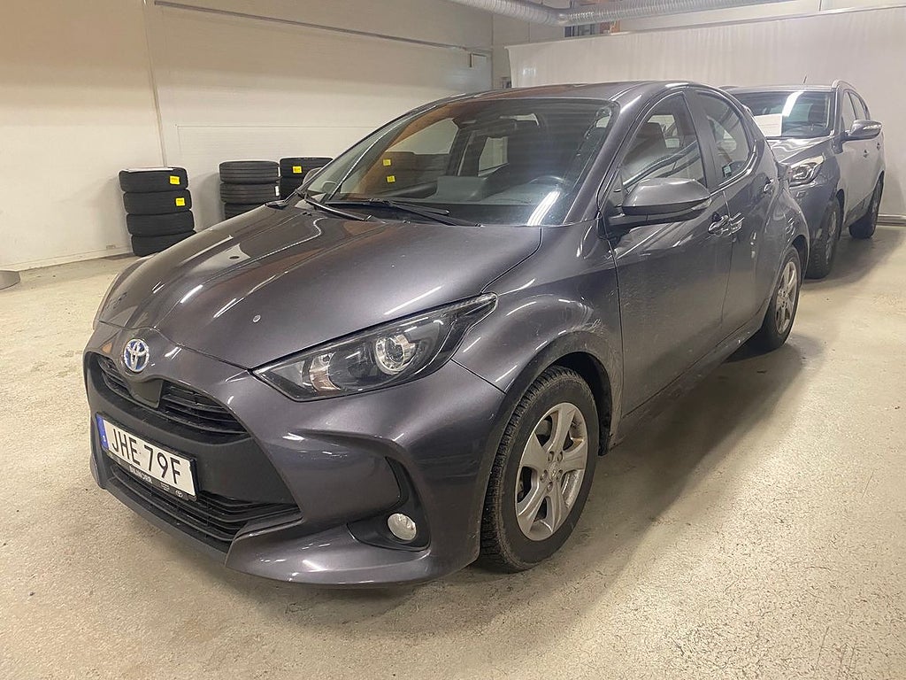 Toyota Yaris Hybrid 1,5 Active Komfortpaket | Vinterhjul