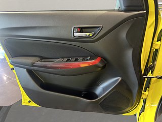 Halvkombi Suzuki Swift 12 av 15