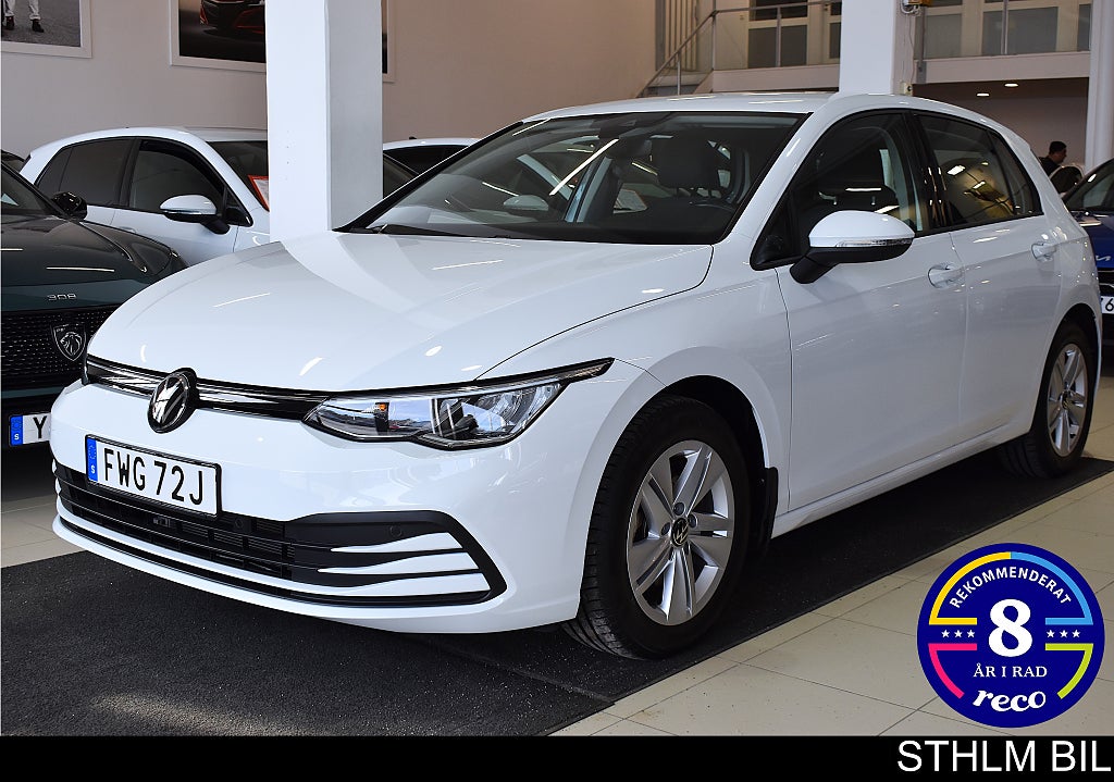 Volkswagen Golf 1.5 eTSI Base Aut Drag B-kamera Värmare Moms  Euro 6