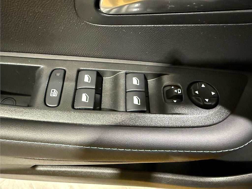 Bild på Peugeot E-208 Allure Pack 136hk Aut - BACKKAMERA