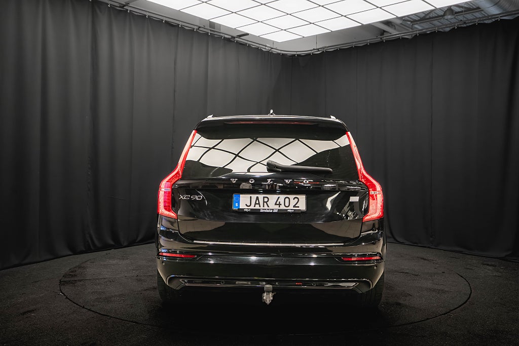Volvo XC90 T8 AWD ULTIMATE DARK 7-sits B&W LUFT 22'' DRAG MOMS