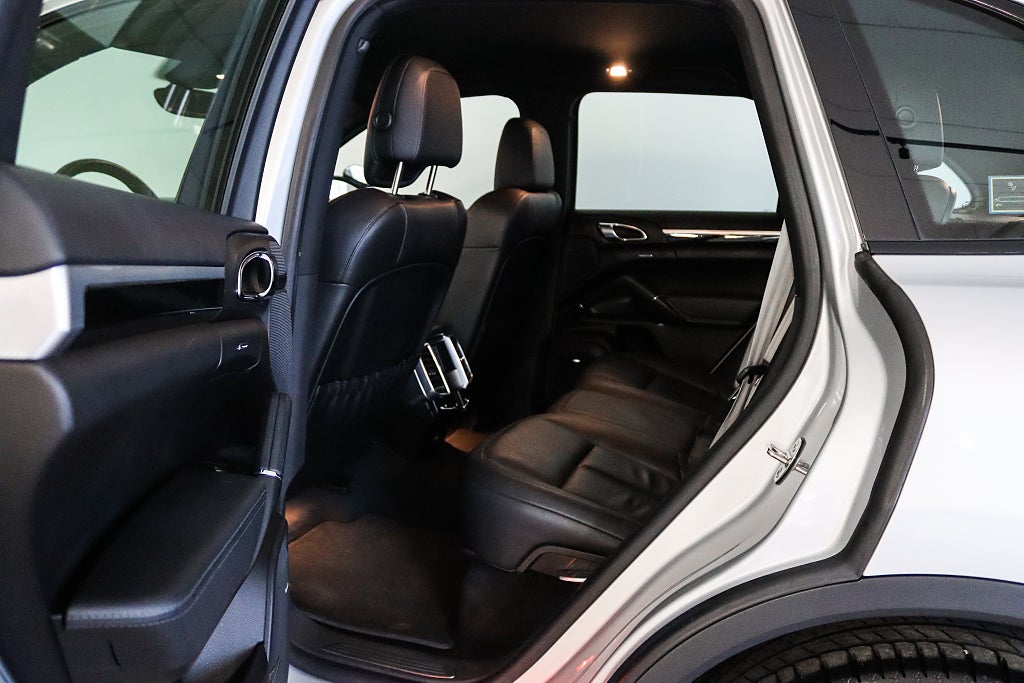 Porsche Cayenne S Hybrid Bose Navi Drag B-Kam 20" RS-Spyder