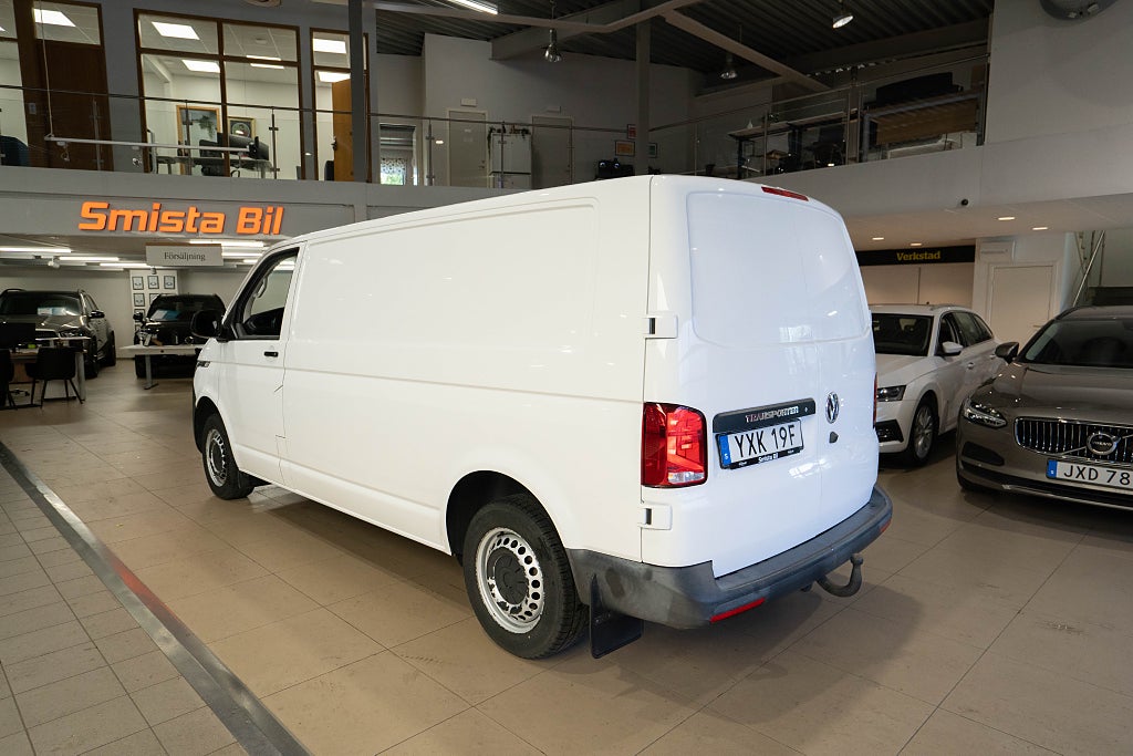 Volkswagen Transporter T30 TDI KAMERA D-VÄRMARE DRAG CARPLAY MOMS 1-ÄGARE