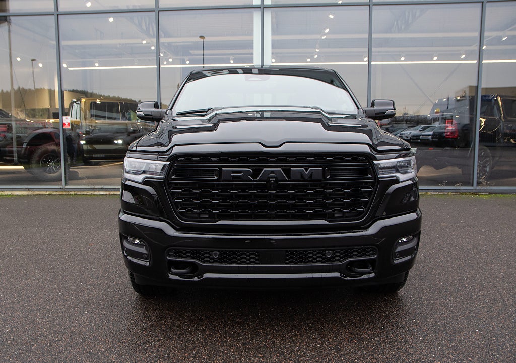 Dodge RAM 1500 Limited Rambox Night 548 hk / Ebony Red Interiör