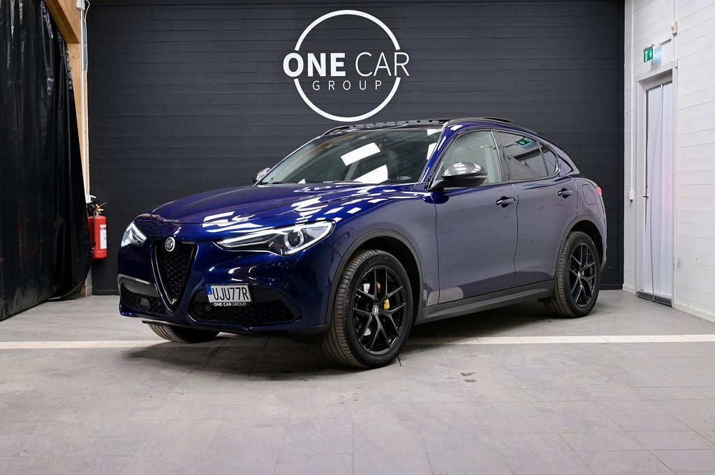 Alfa Romeo Stelvio 2.0 Turbo 16V Q4 Black Tech *SE UTRUSTNING* 280hk