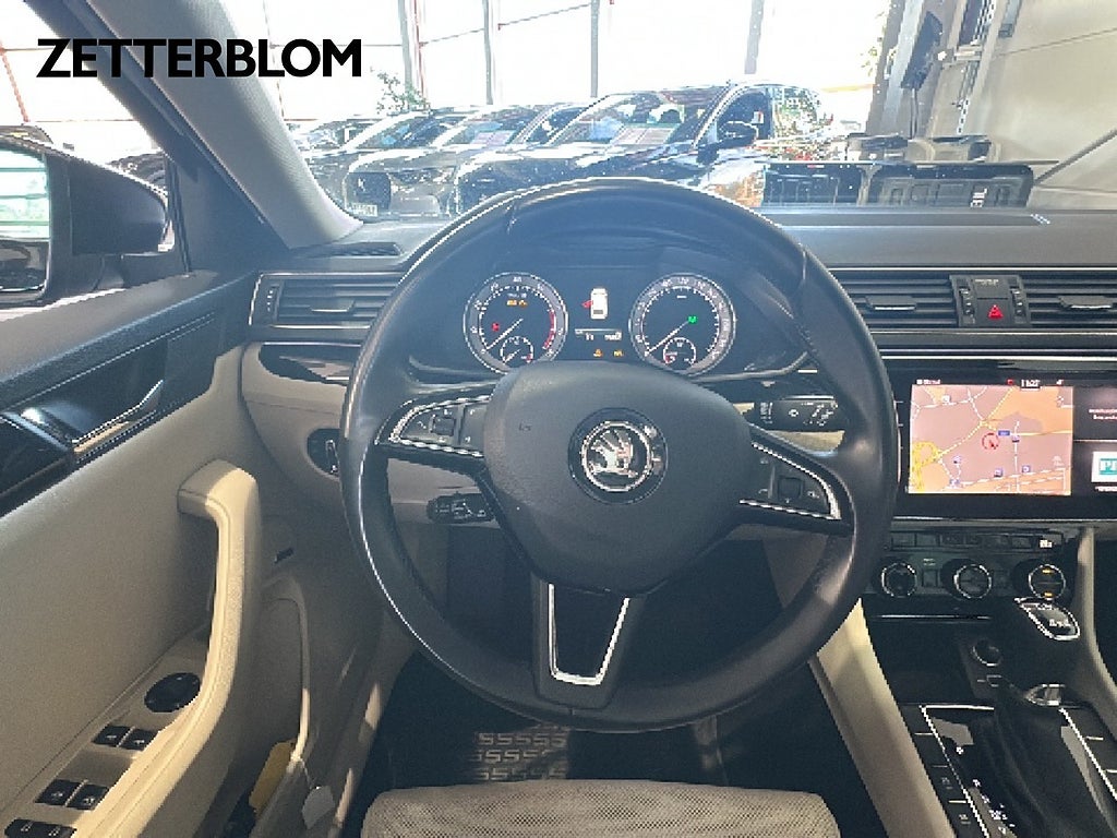 Kombi Skoda Superb 12 av 19