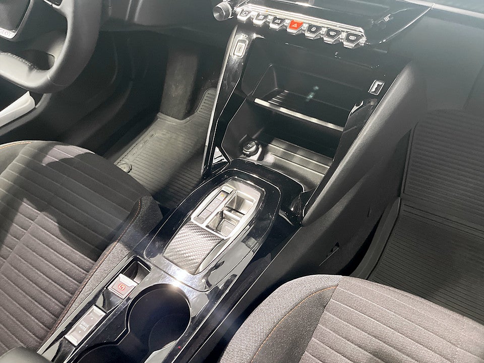 Bild på Peugeot E-208 Active 50kWh 136hk Aut P-SENSORER