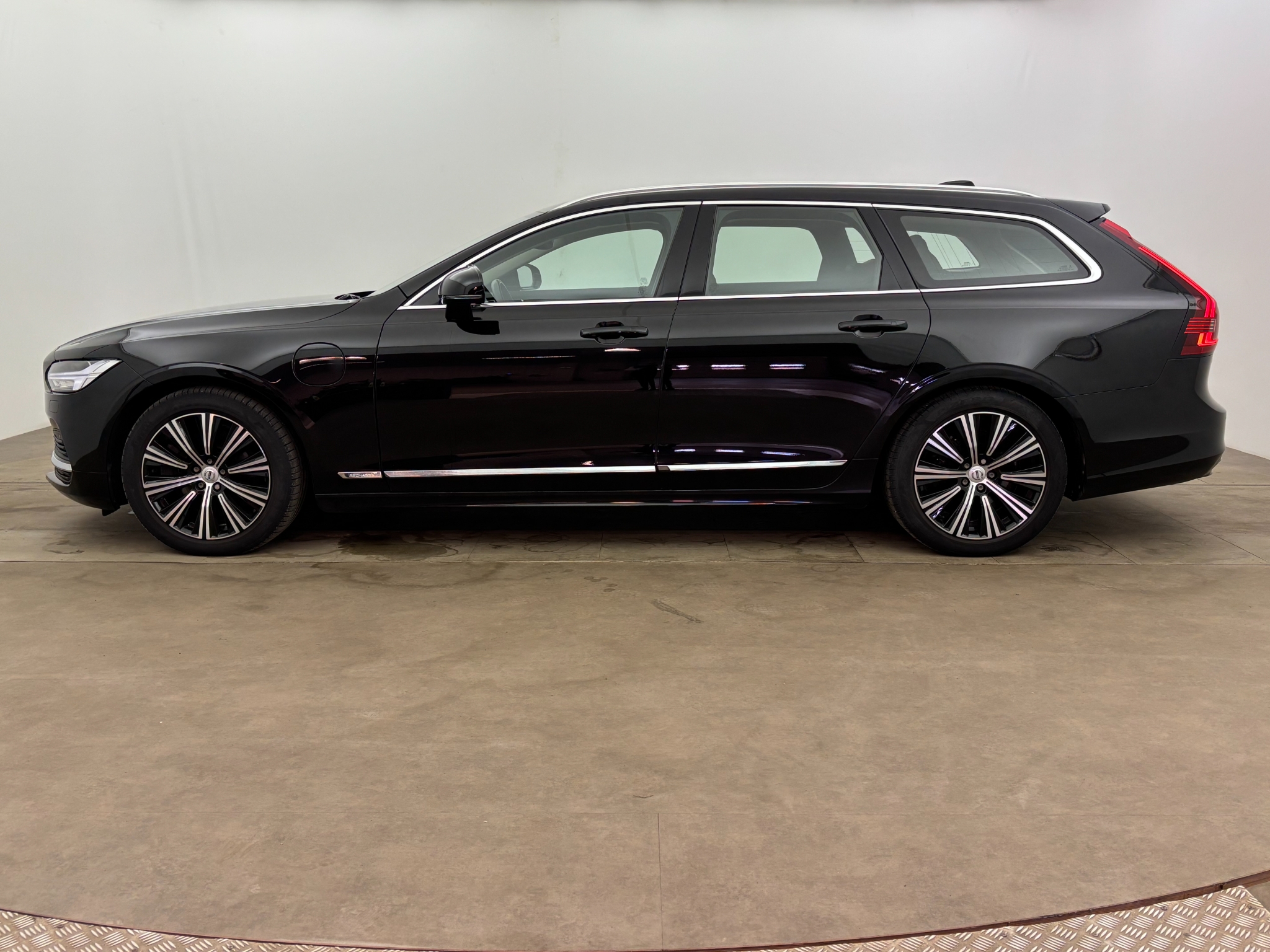 Volvo V90 Recharge T6 AWD Google 2022, bild 3/58