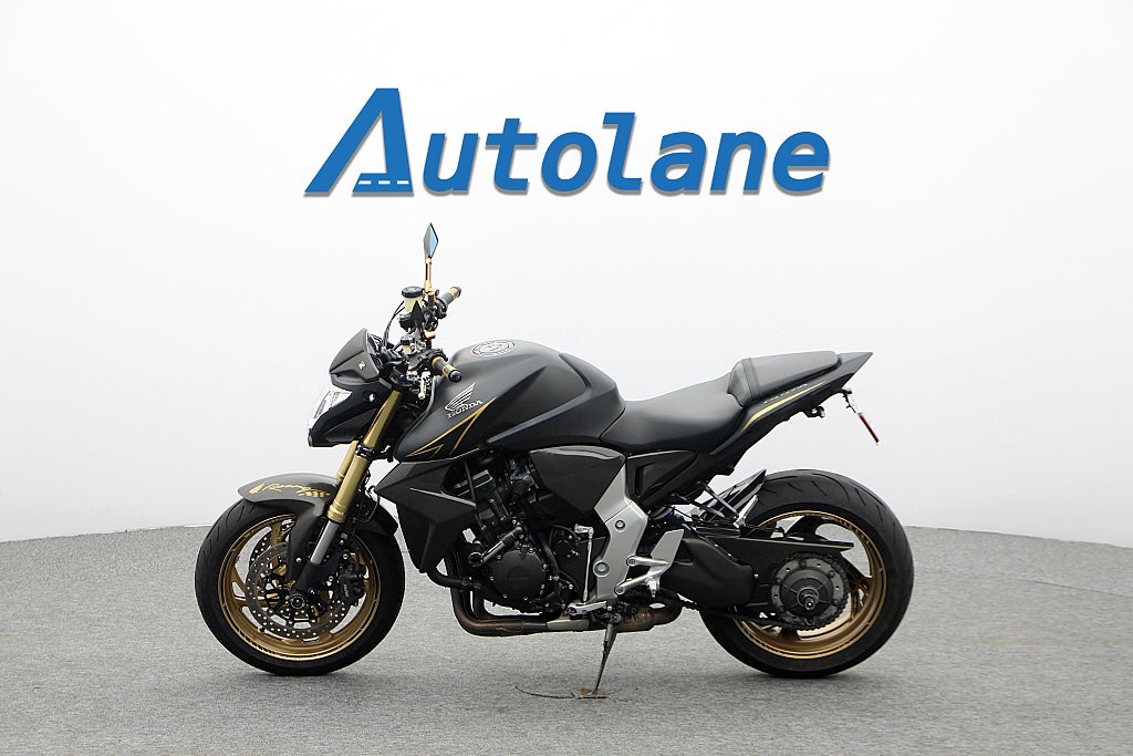 Honda CB1000R* Nyservad* ink ventiler